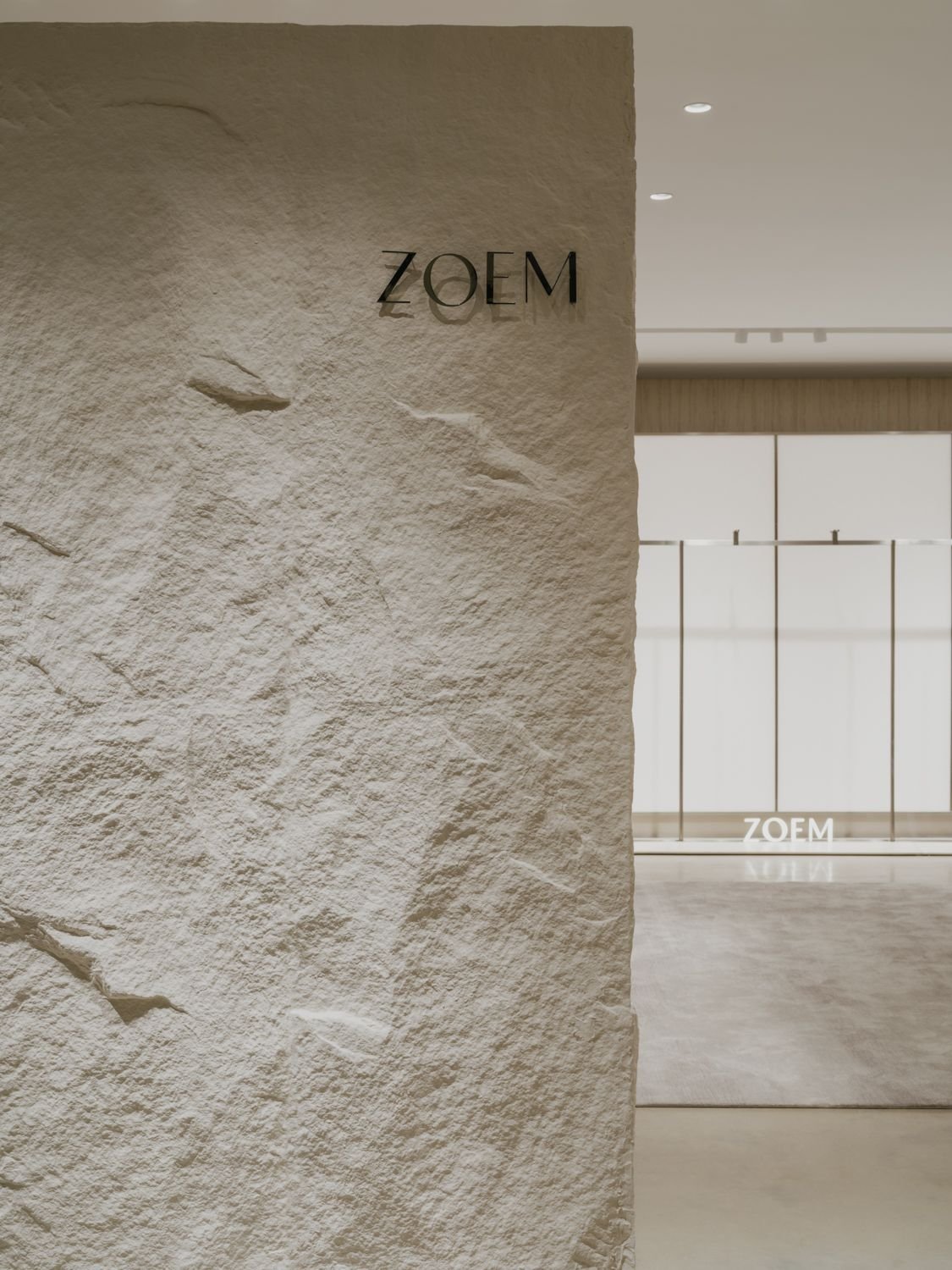 Flexible stone veneer wall covering